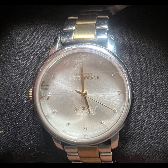 Delicate Coach Watch (PRICETAG STILL ATTACHED) - Picture 5 of 7
